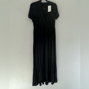 Black dress, XL, baby bump friendly or not, never worn still with tags